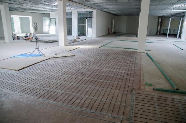 Verlegung der elektrischen Fußbodenheizung im Neubau